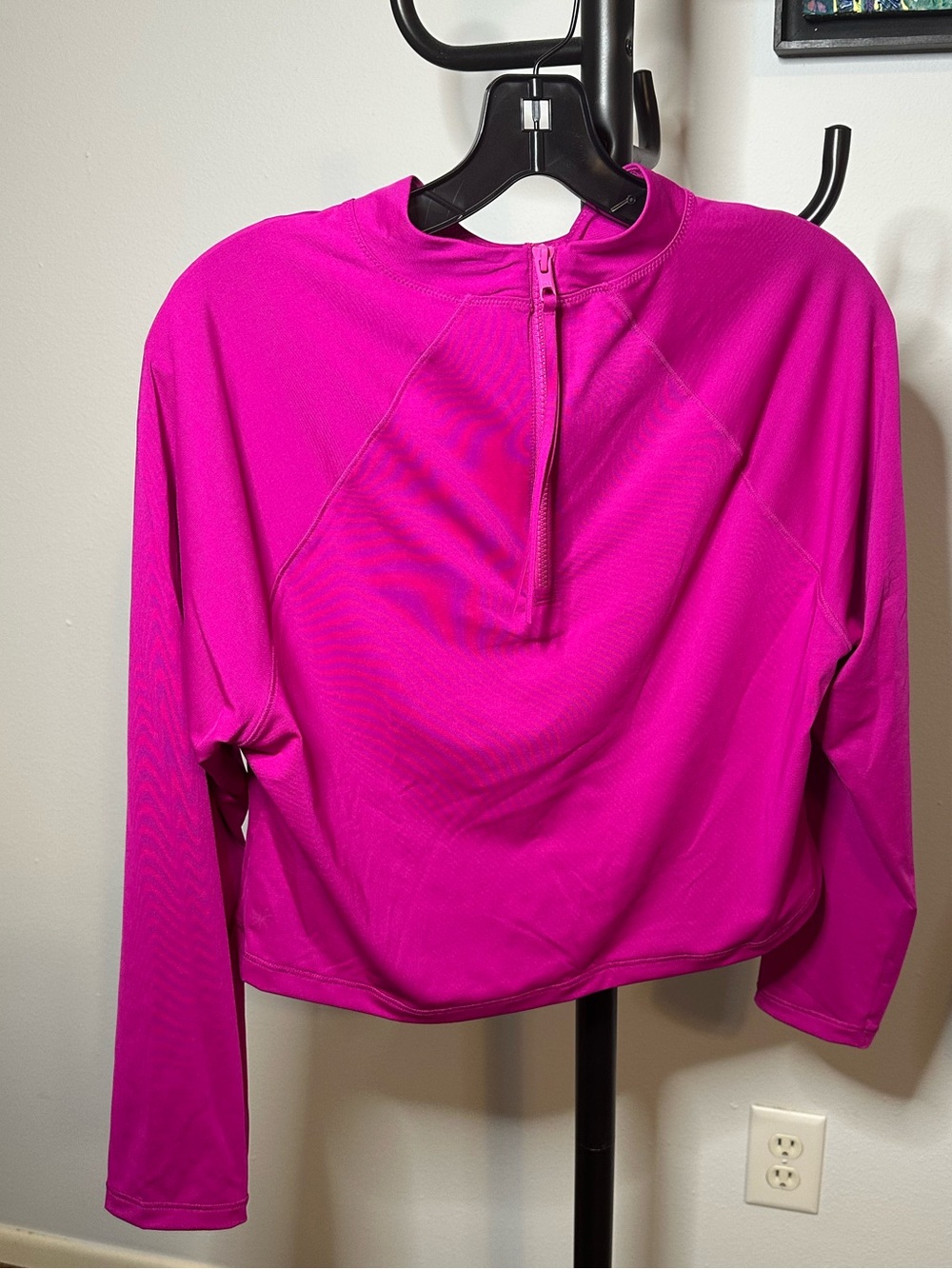 Athleta North Point Cropped Rash guard. Xl. NWT